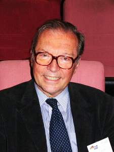 Krzysztof Zanussi, tworczość Krzysztofa Zanussiego, rozterki moralne, konflikty moralne, dylematy filozoficzne, uwarunkowania społeczne, natura ludzka, synteza osobowości współczesnego człowieka, pytania o sens cierpienia i śmierci, pytania o wiarę, Barwy ochronne, Struktura kryształu, Iluminacja, Śmierć prowincjała, Spirala, Rok spokojnego słońca